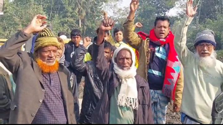 বাবার বয়সী ঠিকাদারকে প্রকাশ্যে চড় মারলেন এসিল্যান্ড