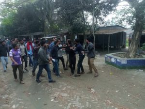 গোপালগঞ্জে বৈষম্যবিরোধী ছাত্র আন্দোলনের সমন্বয়কদের উপর ছাত্রলীগের হামলা 